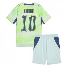 Sveits Granit Xhaka #10 Borte skjorte til barn VM 2026 Kortermet (+ korte bukser)